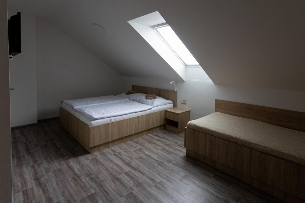 Apartmany Za Dvorem Velke Pavlovice Exterior photo